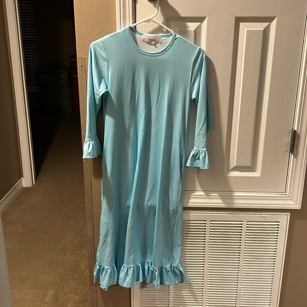 EUC Sweet Modesty Apparel Maxi Dress
